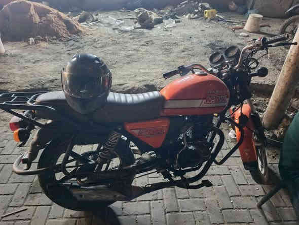 السلام عليكم ددراجه دايوان موديل 2022 مرقمه واصط تحويل ثاني يوم مكينه 150بيها خيط تبخير مكاني بغداد حي الجامعه ***********
ولدراجه نضيفه خير من الله نكره سلف
