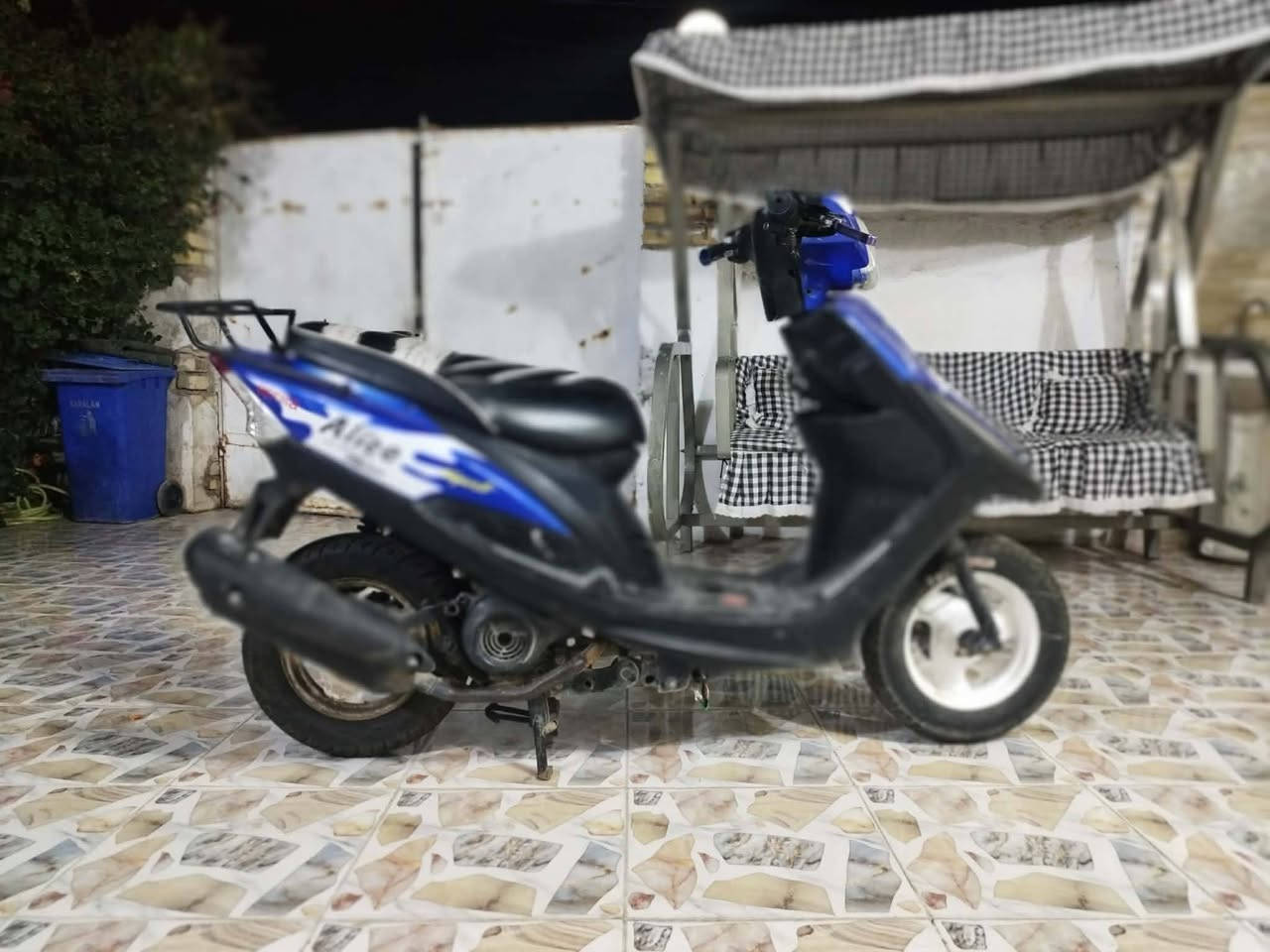 السلام عليكم
دراجه ماكس عدله لبيع بوشه ٤٩ 
دراجه ناقصه بس براقي مال صالنصه مسحوكات
*********** رقمي
