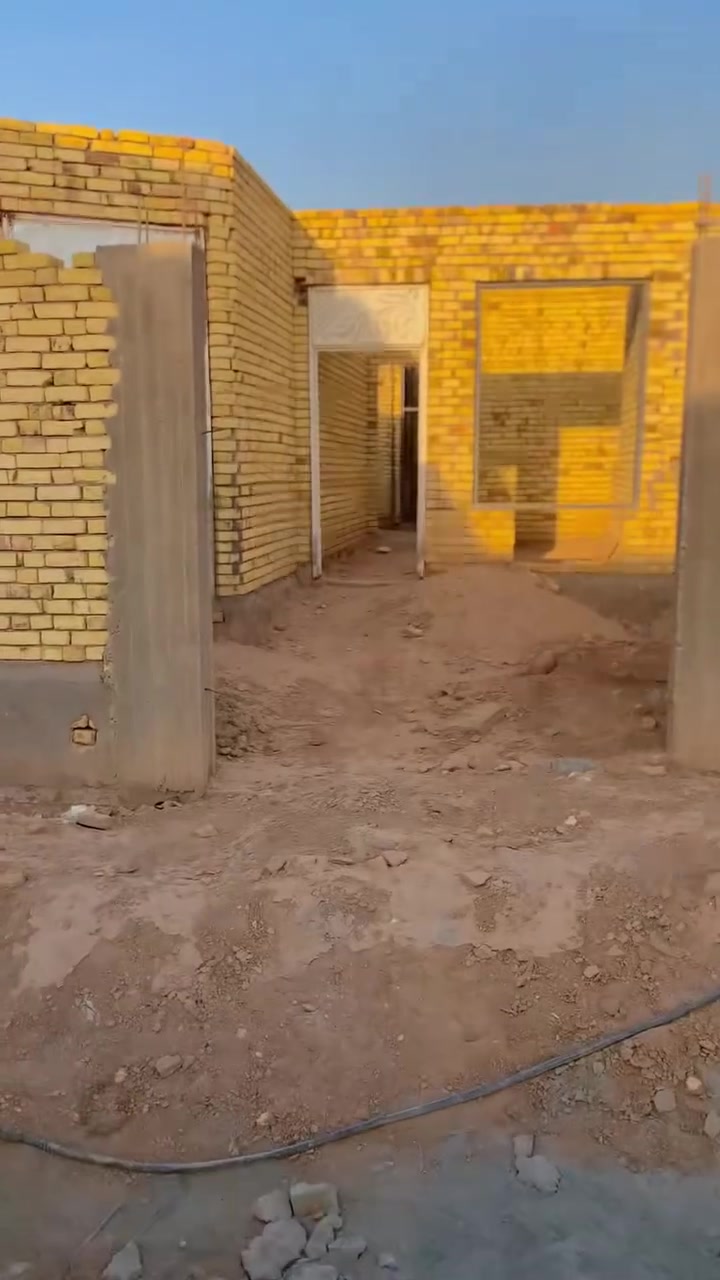 هيكل مساحه 200 ركن 
المكان سبل ثانيه قرب مولد زيوني 
للتواصل ***********
