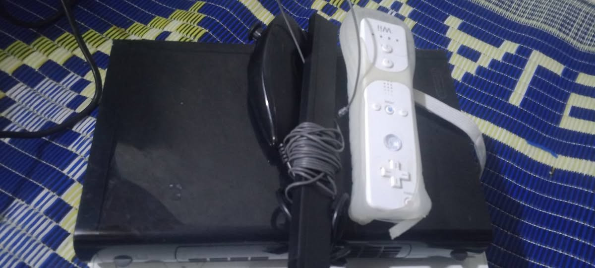 وي يو ..نقص محوله...شغال فقط الملحقات الي بل صوره..سعر 70


**إذا كنت صاحب هذا الإعلان وتريد حذفه لأي سبب، رجاءا أرسل رسالة إلى الدعم الفني**