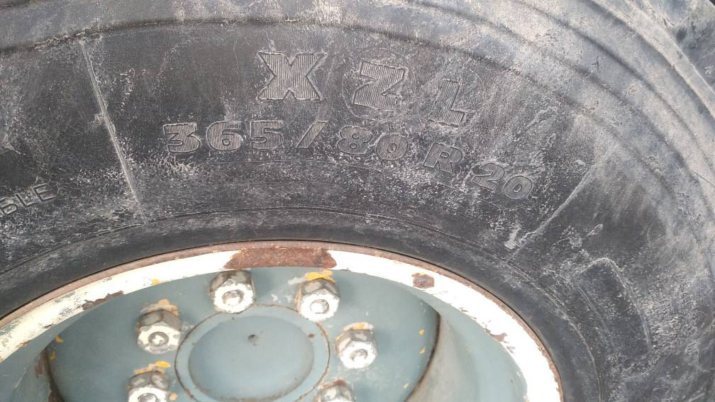 السلام عليكم تاير شفل حجم 50 للبيع اربع تايرات...***********
