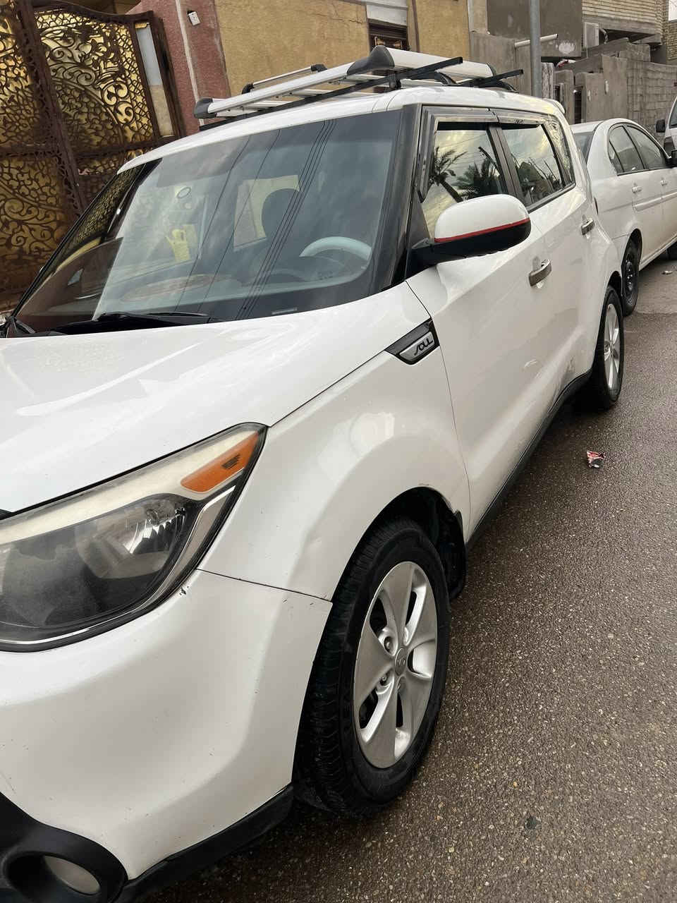 السلام عليكم 
كيا صول موديل 2015
محرك 1600 
 حادث امريكا باب خلفي فقط
وبالعراق صبغ جاملغ وباب اثر طخه بصيطه 
بدون دواخل  
تخم تاير 
فول تحكم 
رقم ديالى الجديد
وبيها بارد السونار موجود بالصور
السعر110 الف
السعر 110 الف
مكاني بغداد بوب الشام 
للاستفسار ***********
