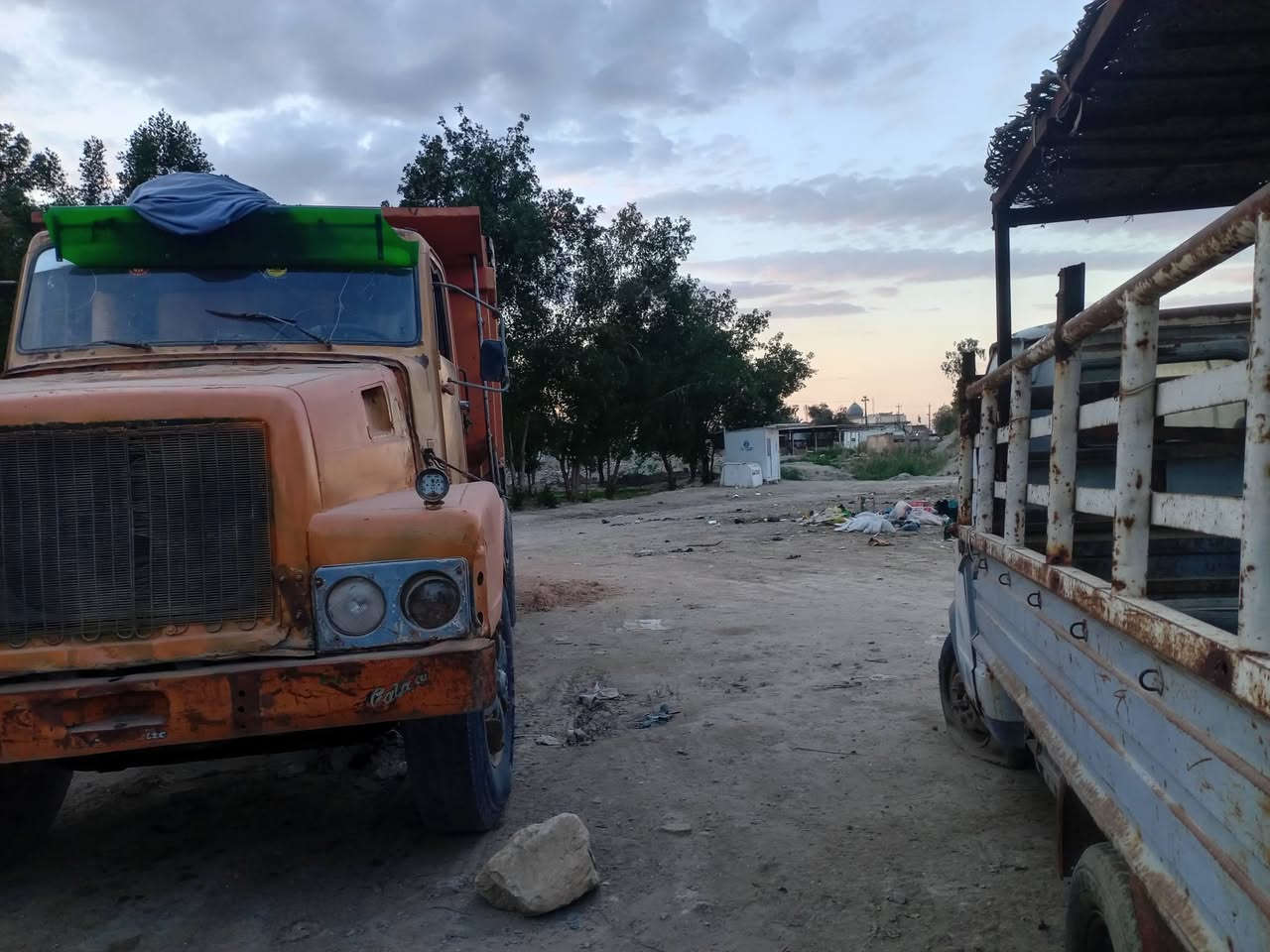 سياره لبيع مكان السياره نجف مكلف بنشر هاذا رقم صاحبه خاص مرد ***********
