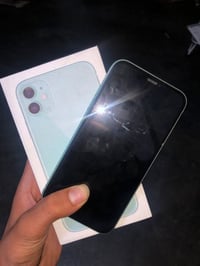 ايفون 11 عادي.. بطاريته 83. وتر بروڤ . بلاد ع وضع شركه . سعر 250. وبي ...