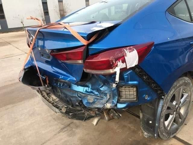 الانترا ٢٠١٧ وارد امريكي رقم بغداد حادثها قبق جنطه بس مصلح نفسه سيارة نضيفه حيل تبريد ثلج تخم تاير إدامة بانزين كامله مابيها برغي نقص شدلها عدسات ٢٠٠ دولار صور الحادث موجود بصور سعرها ١١٣ وبيها مجال قليل سيارة بغداد حي اور آو المدائن هذا رقمي ***********
