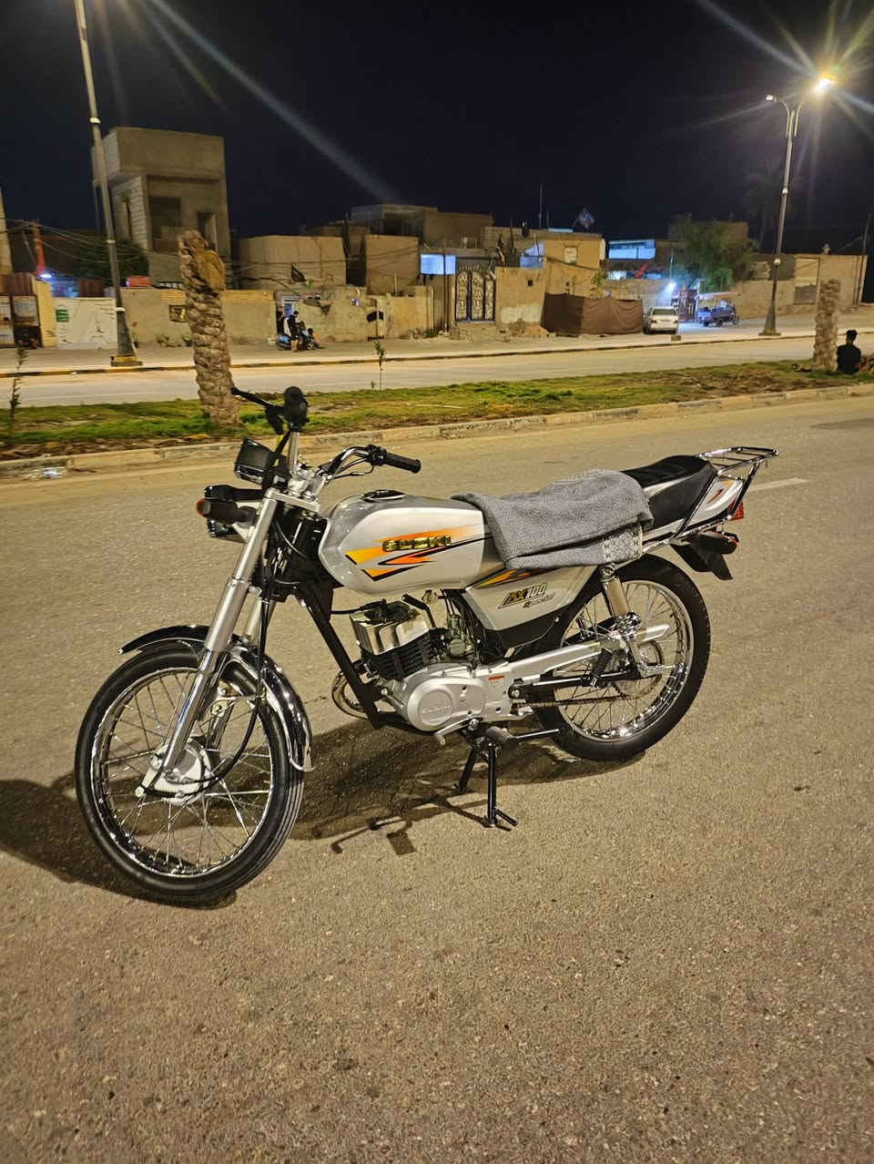 السلام عليكم ساسوكي الباب الاول مو تقليد اصلي موديل 2025 طالعه ب2026 نضافه كدام عينك شلعه ومعدل فول العنوان نجف كوفه اليريده بي خير يدلل السعر خاص ***********
