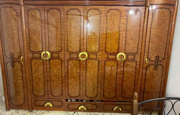 سلام عليكم 
عندي كنتور وجربي عدد ثنين
لكنتور ماليزي 5 ابواب سعره ١٥٠ وبي مجال 
ولجرابي  ثنين تركي سعر الوحده ٥٠ وبيهه مجال
للستفسار اتصل ع هاذ رقم ***********
