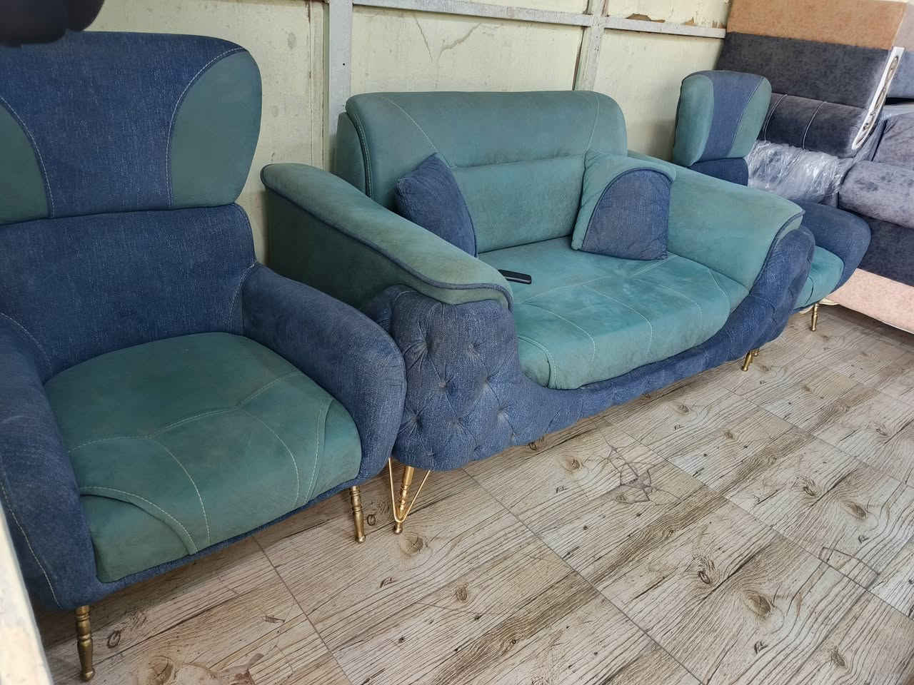 مستخدمات اتخامه عشر مقاعدنضيف حيل للبيع تركي مودرن السعر مناسب حيدر البدري مامتوجد بلفيس واتساب او اتصال العزه الجديده ***********
