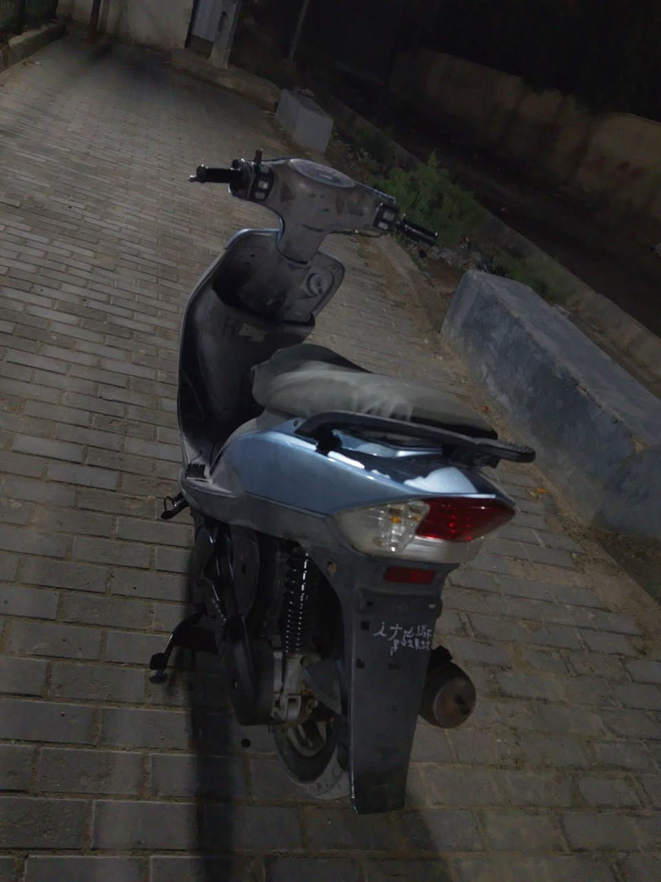 السلام عليكم ماكس منغولي مفتوحه مره واحده غراضه كله بلاد دراجه مكينه خرسه وبل باكيت سلف هندر كهربائيات شغاله من طول الطول تخم تاير جديد درجه خير من الله  
المكان القرنه هور سعد(550)وبيه مجال قليل رقمي ***********
