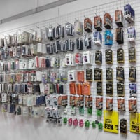 من رخصة الادمن شلعة كفرات ولواصق شاشة لكل الاجهزة  ايفون من 17 لحد ال ...