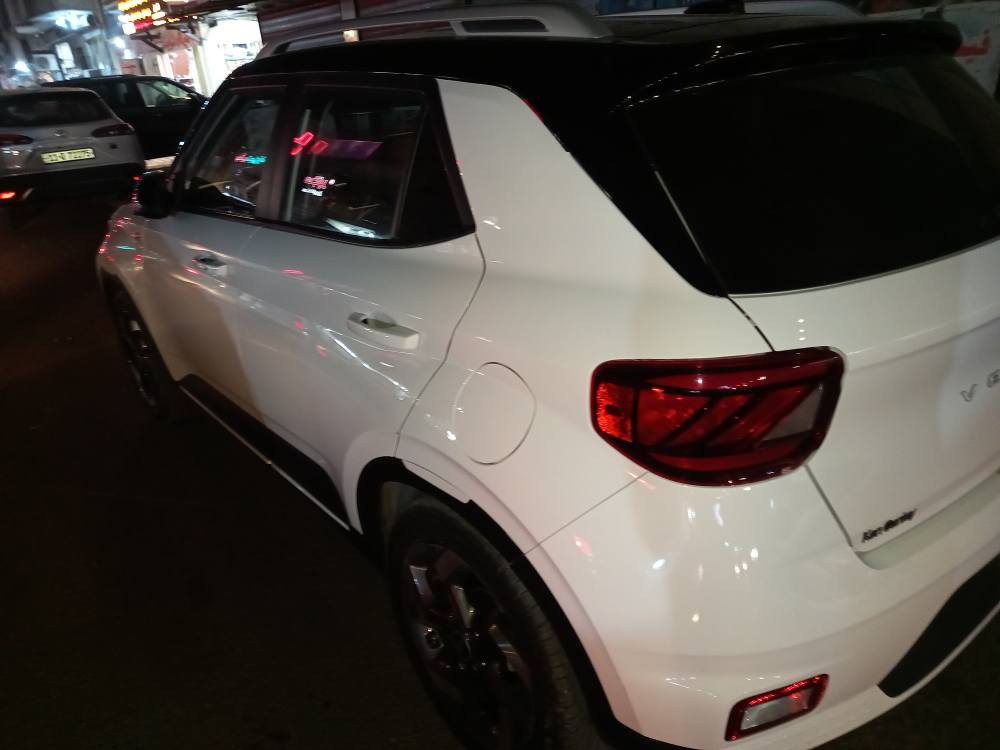 بسم الله الرحمن الرحيم.       هونداي فينو. موديل. 2023 .اللون. ابيض والسقف.اسود. رقم فحص مؤقت. بدون قطرة صبغ. حادثها تقرير غرق. ماشية.6.الاف..       الميكانيك مكفول برغي مامفتوح بيها تبديل كم قطعة بالكهربائيات السيارة اجتي من امريكا تشتغل..بصمة كشنات جلد ومخمل شاشة كبيرة كامرة دوارة تدفئة كشنات تشغيل عن بعد 3 انظمة قيادة تحديد مسار كروز سرعة سياقة ذاتية تحكم استيرن جهتين. وتوجد مواصفات أخرى..السعر. 145.$ ورقة وبيها مجال بسيط..للاستفسار..***********..يوجد واتس اب. .او. مراوس. حسب القناعه بغداد, العراق
