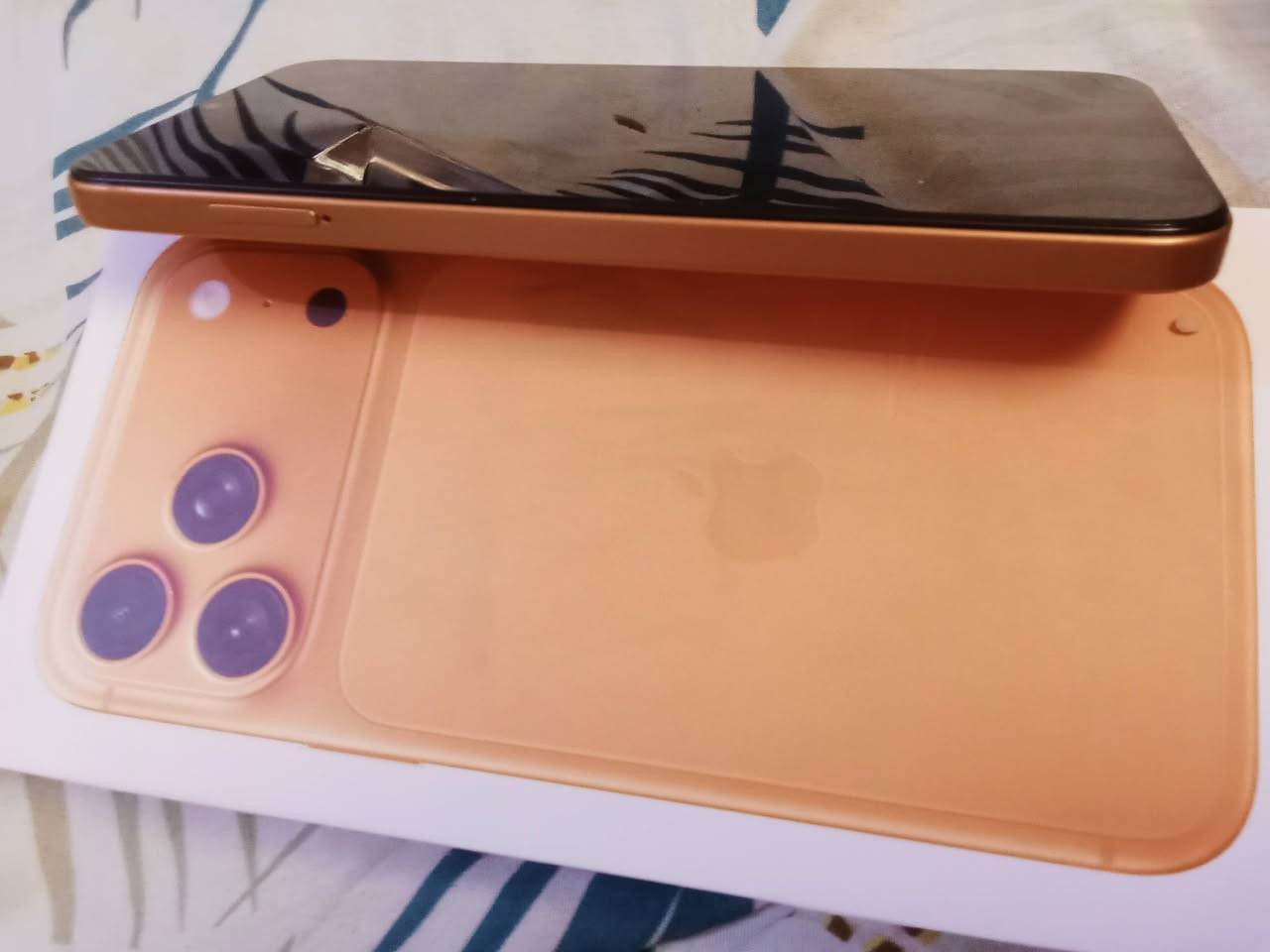 سلام عليكم ايفون ١٧طبق الصل  نضيف داكره جبيره نضيف حيل عله الفحص اخذته ب١٦٠قيم واخذ الله شاهد نضيف بغداد لامين المعلمين ***********
