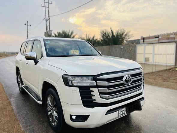 السلام عليكم للبيع لاندكروز موديل 2022ساز باب الأول رقم بغداد بسمي مشروع وطني مكفول كفالة عامه من صبغ وتبديل وفتح 
محرك سيارة توين تيربو (3500)
فول موصفات 1/1
بصمه تشغيل 
بصمه أبواب لمس 
تشغيل عن بعد 
فتحه سلايت
كشنات ثنين كهرباء 
كشنات جلد 
كشنات تدفئه تبريد 
8ايرباك 
زراكات 
مري شفط 
شاشات خلفيه 
مطفايه حريق 
جنطه شفط 
سبعه راكب 
ثلاث قطع تبريد 
محرك 3500توين تيربو 
حساس امامي 
حساس خلفي
 بصمات ثنين 
سبير منازل 
وباقي موصفات ساز معروفه 
ماشيه40الف حقيقي 
سعر (645)
الاستفسار اتصل على الرقم 
***********
مكان بابل حله
