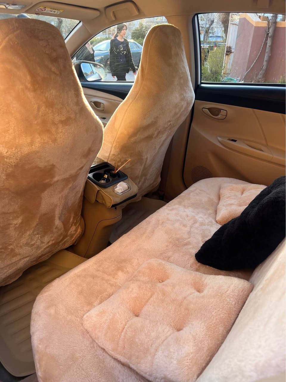 تۆیۆتا یارس بۆ فرۆشتن زۆر پاکە هەموو شتێکی بەشەرت
دوو پارشەی هەیە 
نەرخی ١١٨ گەڵا
سەنەوی بەسەر چوە
رەقەم 
0770 359 8282 السليمانية, العراق
