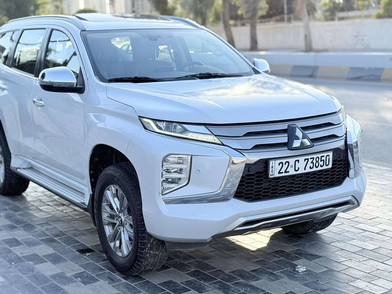 باجيرو جديد مماشيه
مونتيرو سبورت  موديل 2020 
ماشيه 28 فقط بعدها بالضمان 

ناقل حركة أوتوماتيكي وعادي تبترونك
كشن السايق كهرباء 
نوع الوقود هو البنزين
محرك سعة 6 سلندر
حجم المحرك:3000cc من نوع المايفك ينطي اداء محرك 3500 نفس القوة الحصانية 
نظام فرامل ABS
تكييف مركزي ثلاثي المناطق
جنوط من الألمنيوم قياس 18 بوصة
مدخل AUX/Audio
تقنية البلوتوث
نظام التحكم في نظام الدفع
ظام تثبيت السرعة
الدخول بدون مفتاح
حساسات الركن
قفل مركزي
مرايا كهربائية
نوافذ كهربائية
زر تشغيل بصمة
شاشة مركزية
جناح خلفي
شاشة عرض رقمية دجيتل 
اعلى فئه بالسبورت 

للاتصال ***********
السعر 238 بيها مجال

رقمها اربيل الجديد بأسمي
