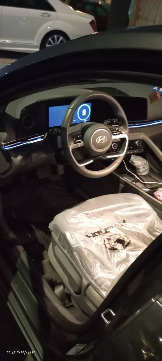 سلام عليكم
الإنترا للبيع موديل2024 وراد أمريكي 
مرقم باسمي 
ايرباكات مكفولات ماعده البرده 
فتحه سقف بصمه 
تشغيل عند البعد
تحديد مسار
رادار جانبي
رادار امامي 
رادار خلفي
اوتو هولد
حساس اطارات
مانع نزلاق 
توقف ذاتي
القيادة ذاتية 
كامرة 360
ترحيب عند الاقتراب
شاشة دجتل متصله
تحكم ستيرن 
دشبول متغير الوان  
ماشية  12000
محرك 2000 دوش

مكاني بغداد.
الاتصال والاستفسار 
***********
