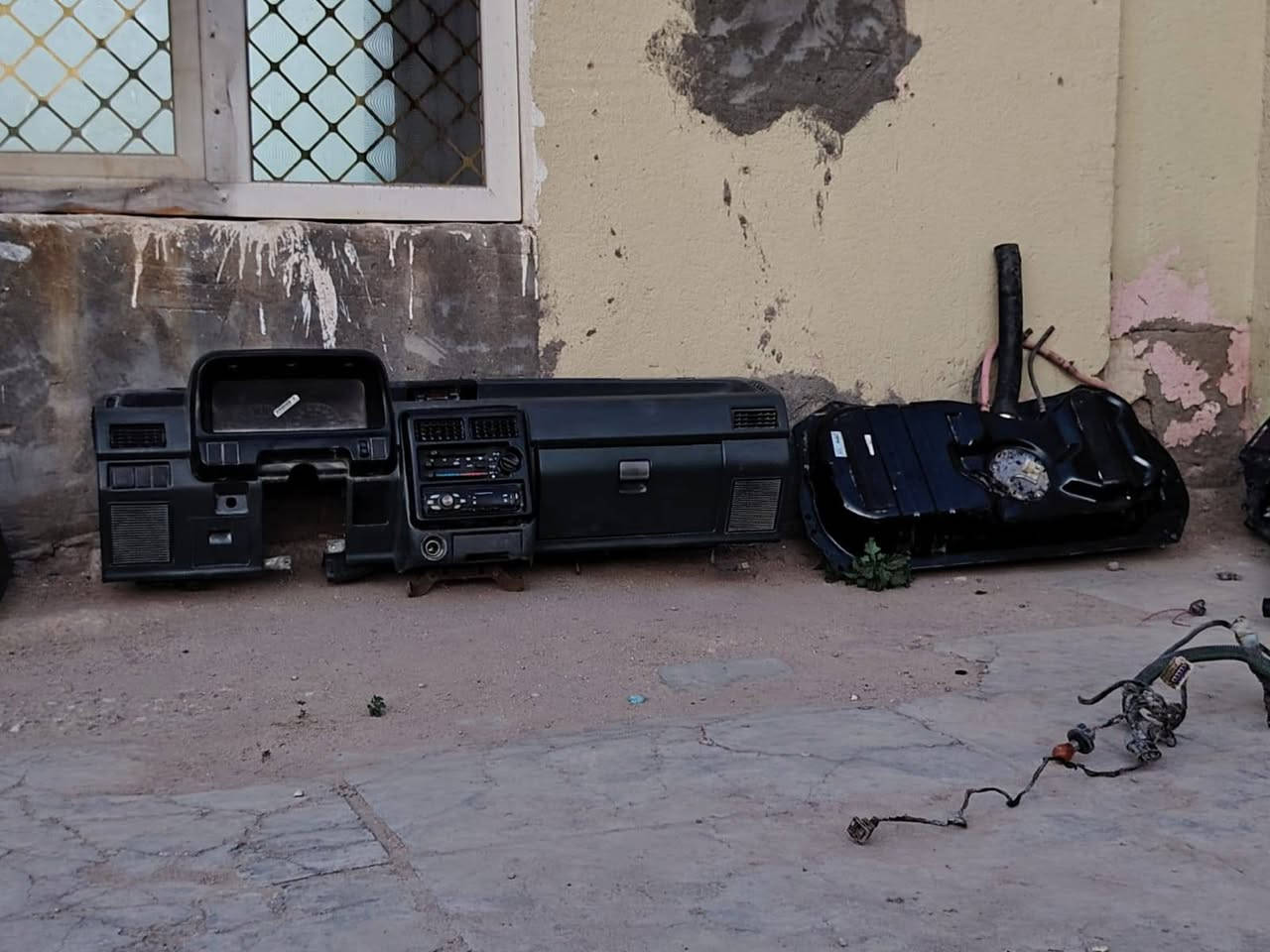 سلام عليكم غراض للبيع  سايبه المكان الحمزه الشرقي ***********
