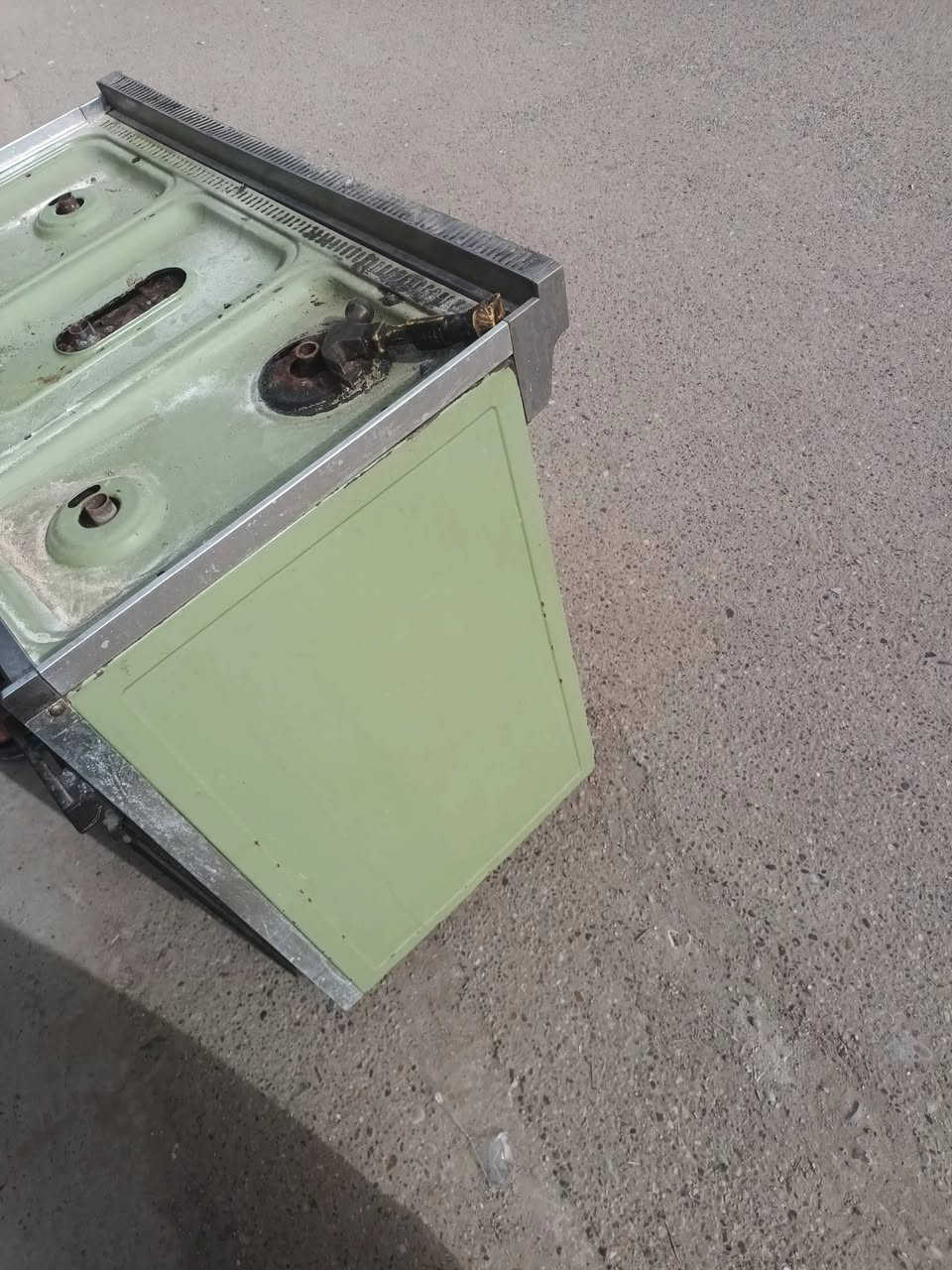 طباخ عشتار للبيع ٧٥ بي مجال هاتف ***********
