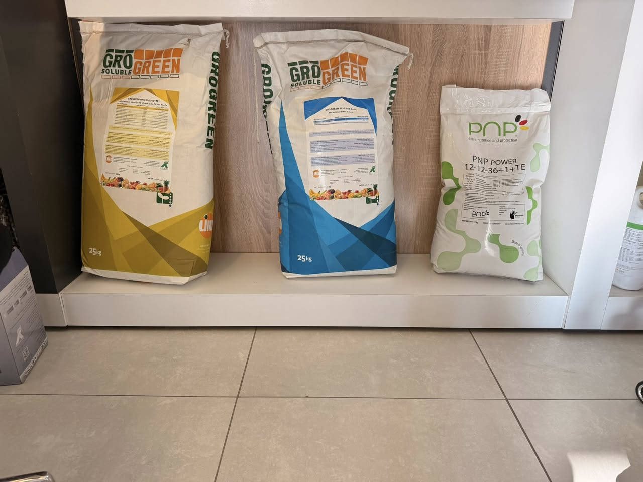 يتوفر لدى مكتب عبدالله الهلال الزراعي 

جميع الاسمدة الورقية والمنشطات الخاصة بحقول الحنطة من مناشئ عالمية 

مبيدات خاصة بالوردة البيضاء
مبيدات جودر (ابو سيوف ) 
مبيدات الصدأ والفطريات 
مبيدات لمكافحة الرويطة والحنيطة
مفسدات البذور لحقول الحنطة

العنوان كركوك قضاء الحويجة طريق المظهورية مقابل مطعم الحمداني

يوجد خدمة توصيل لجميع المحافظات 

***********
***********
