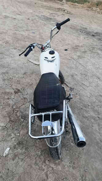 السلام عليكم نامه 3 احروح مديل 22 دراجه نضيفه بس كابريتر اطوف السعر 250 رقمي ***********
