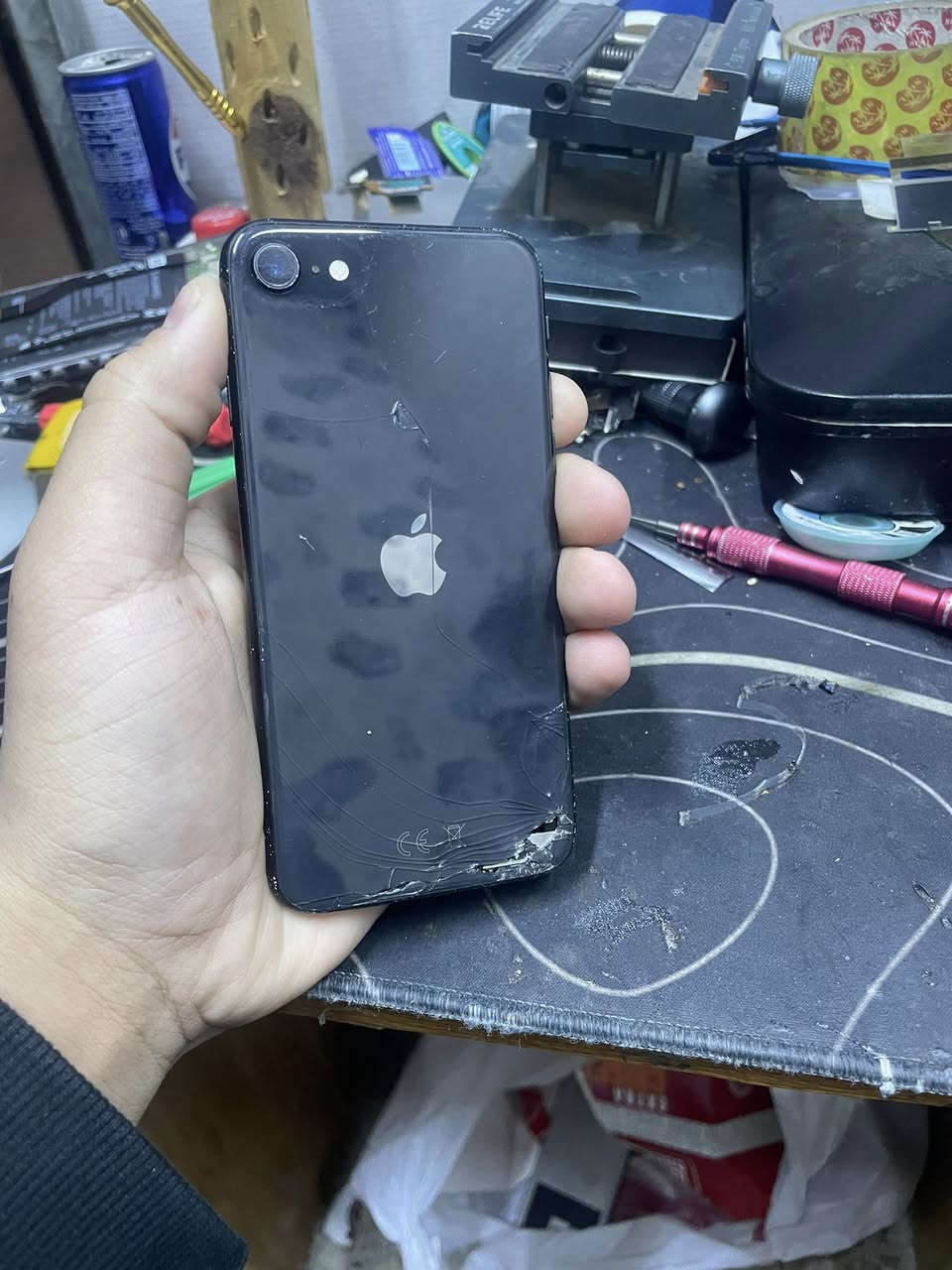 للبيع ايفون se تحديث ٢٦.٤ مامفتوح ولا مصل بي اي شي ذاكرتة 64 بطاريتة 76 حت البصمة تشتغل سعرة 100 مكاني بغداد ***********
