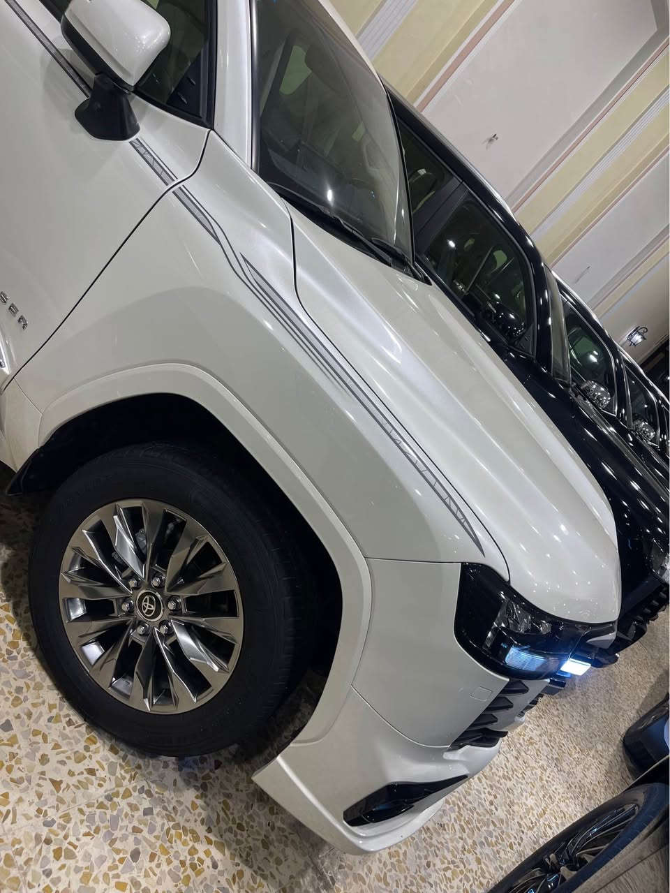 للبيع او مراوس 

تيوتا لاندكروز 2023لمتد SAS 

رقم بغداد انكليزي 

وكالت SAS

كامرات 5

بصمات 5

عداد الكسافه 44km 

كشنات كهرباء 

كشن تبريد 

العنوان معارض النهضه 

الهاتف ***********عبدالله حسين الكرادي 
ترهم بيع او مراوس حسب الاتفاق 
سيارة بيها فقط بيدي ار بسيط باب الصدر بغداد, العراق
