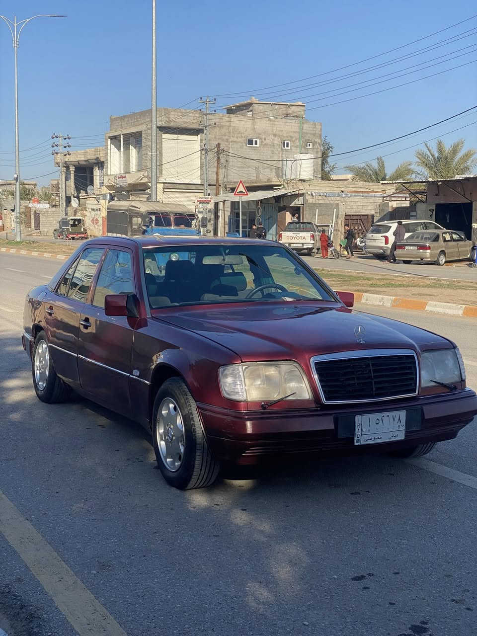 السلام عليكم🌹
مارسدس دب 300للبيع 

موديل 1993

السياره فول مواصفات

كشنات كهرباء

اربع جام كهربائي شغال

فتحه سقف

بريك abc

مكينه وكير vvt2500

تخم تاير جديد 

السياره صبغ عام لجماليه على ايدي صبغتها 

صدر خلفي امامي جديد

مازادت واشاير وبك لايتات كله جديد وشغال 

وبيها جان خياسات شويه من صبغتها سويتهن كلهن  

رقم ديالى شرط التحويل 

مكان السياره/ديالى-جلولاء

سعرها 58وبيها مجال

للاستفسار/***********
