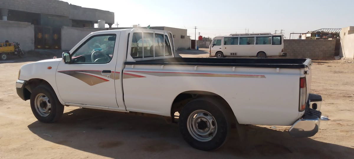 السلام عليكم للبيع نيسان بيكم موديل 2014 مكفوله من الضربه والصبغ والتبديل رقم واسط مشروع وطني تحويل ثاني يوم السعر 140 وبيه مجال مكان البصرة الزبير الاستفسار ع الرقم ***********
