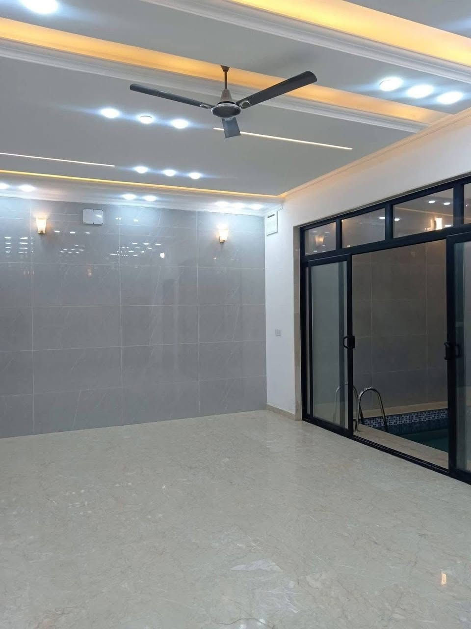 ‏‎‏‎دار  للبيع او المراوس النجف الاشرف
حي الجامعة خلف المدينه المائيه 
مساحه الدار  ٢٠٠ م 
شارع ١٥ موقع ممتاز 
طابقين بناء جديد vip
وكذالك يوجد مسبح داخلي 🏊 

للاستفسار اكثر مراجعة مكتب الدر او إلاتصال ع الأرقام المذكورة 

***********ابو عباس الجليحاوي 
يتوفر واتساب 

*********** حسين الاعسم 
يتوفر واتساب 

#نستقبل_عروضكم_العقارية_في_كافة_احياء_النجف_الاشرف_اهلاً_وسهلاً
