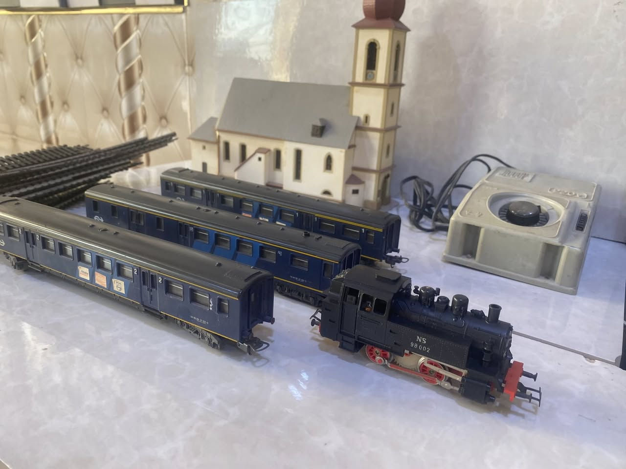 متوفر قطار 🚂 إيطالي كامل مع محلقاته كهربائية 
يوجد توصيل 
تواصل خاص


**إذا كنت صاحب هذا الإعلان وتريد حذفه لأي سبب، رجاءا أرسل رسالة إلى الدعم الفني**