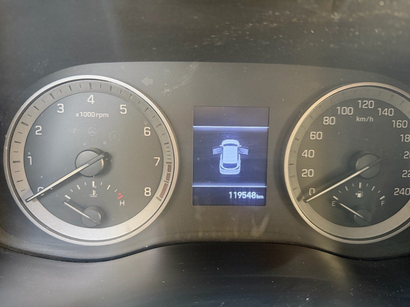 السلام عليكم توسان خليجي موديل ٢٠٢٠

مكفوله من الضرر والصبغ فقط بارد بالبنيد موضح بالصوره 
فول مواصفات ماشيه ١٢٠ قابله لزياده السعره ٢٠٠ ورقه ٢٠ الف دولار وبيها مجال 
للاستفسار / ***********
موجوده بغداد / سيديه او جادريه 