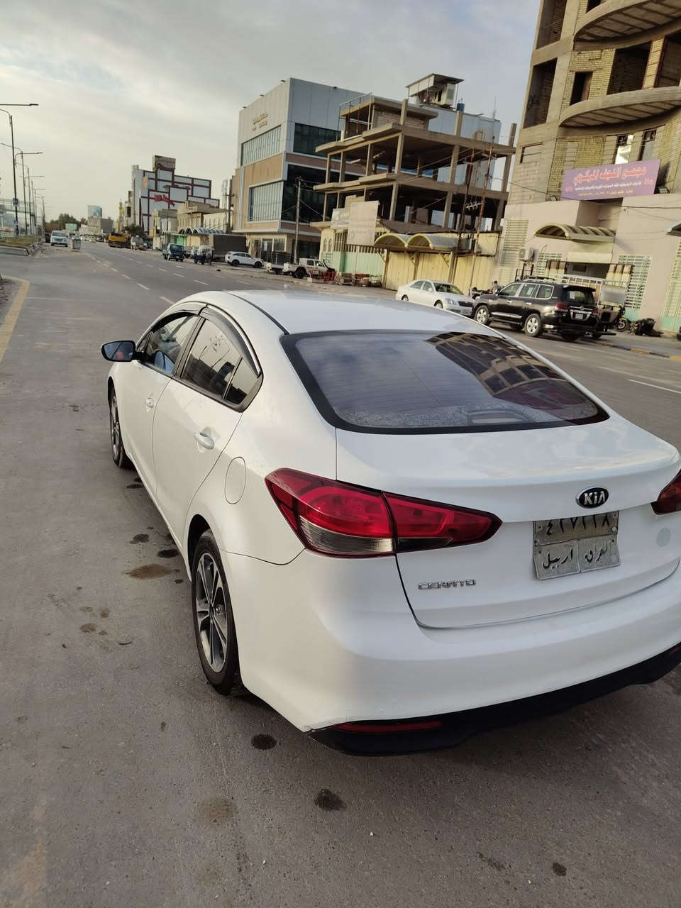 سلام عليكم سيراتو 2017 
اليسارة مفتوح بنيد أو جاملغ مال تطبيع اثر طخه بسيطه مثل ما وضح بالفيديو بيه بارد شي قليل 
بيه شاشة اندرويد كامره دواره زوج تايرات جدد كير ومحرك خير من الله السعر 123 أو بيه مجال شي قليل للاستفسار ***********
