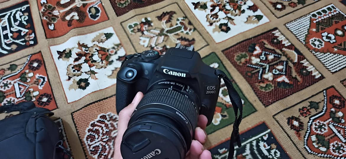 السلام عليكم ورحمه الله وبركاته
اخوان كامره للبيع
أسم الكامره : Canon
جميع الملحقات : بطاريه_ شاحن _تحويله _ جنطه _قبق عدسه 
تدعم Wi_Fi.          وتدعم النقل وايرليس       تدعم HD        تدعم الفيديو مع صوت نقي واضح       وبيها هواي مودات ومواصفات 
زوم EFS   18_55mm  مع رام كامره 
للأستفسار رقم الهاتف : ***********  المكان ميسان_عماره_حي الغدير
