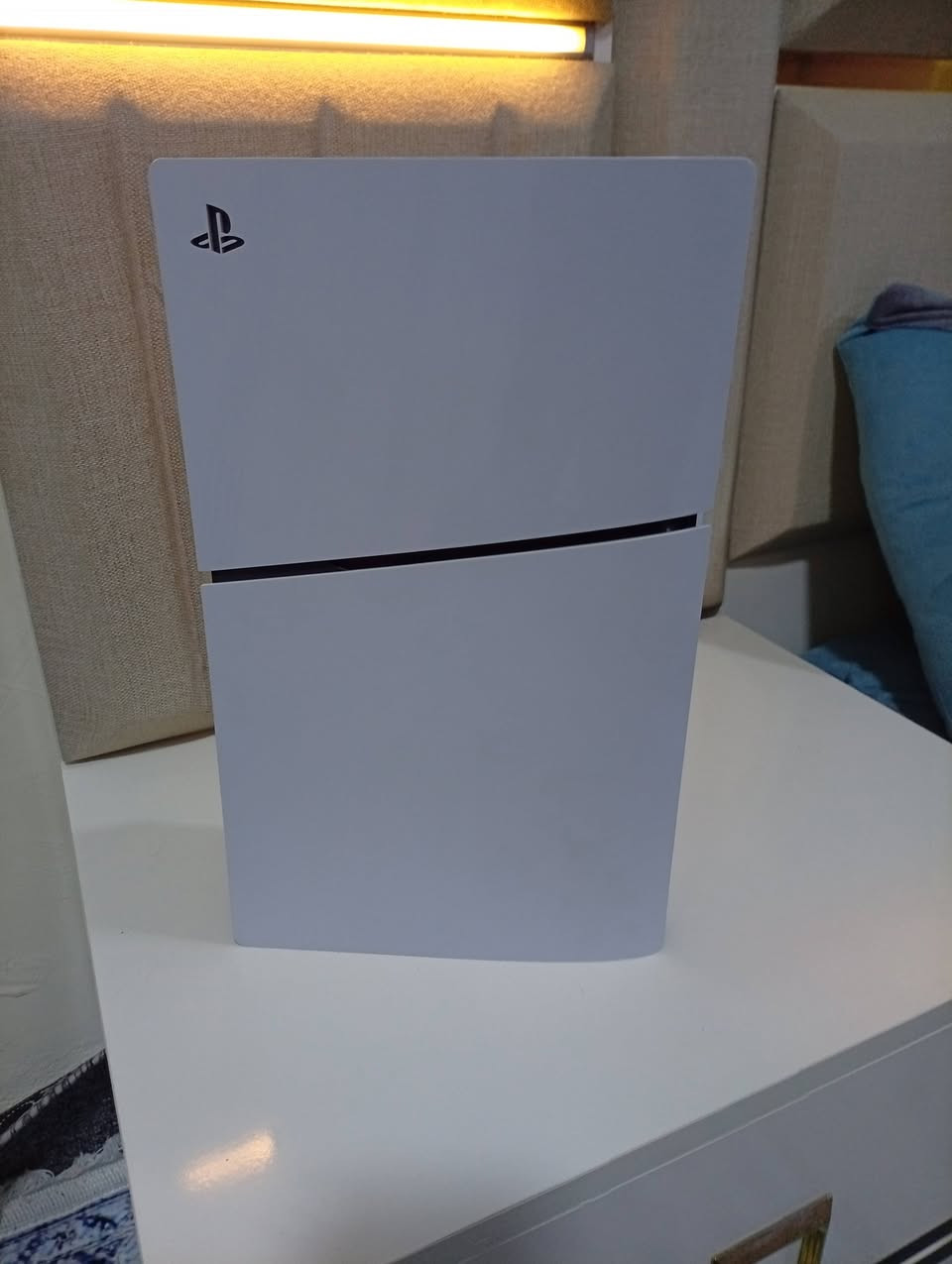 بلي ستيشن 5 سلم جديد مستخدم قليل الذاكرة واحد تيرا مكفول لا مفتوح ولا مبدل بي شي كامل ملحقات شرق أوسط اقراص ثنين ويا ب٦٥٠

***********

عنوان المسيب
