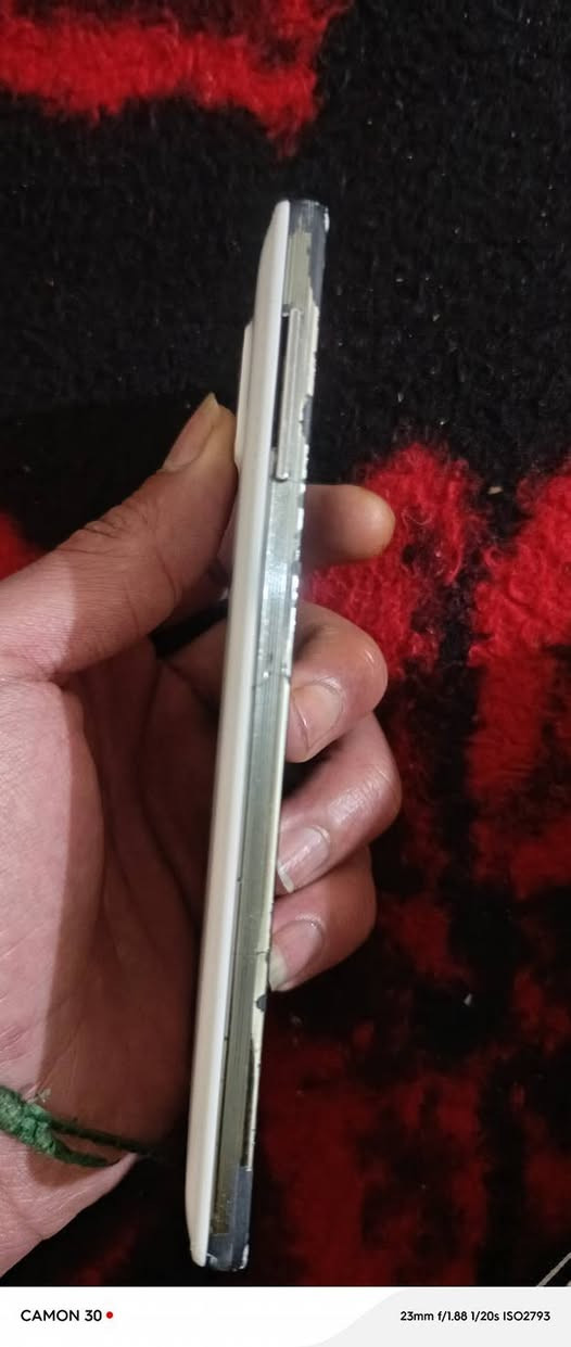 السلام عليكم للبيع نوت ٣كلاكسي  يك سيم كارت  بسس ب٣٠هزار و مجال هيه كمه


**إذا كنت صاحب هذا الإعلان وتريد حذفه لأي سبب، رجاءا أرسل رسالة إلى الدعم الفني**