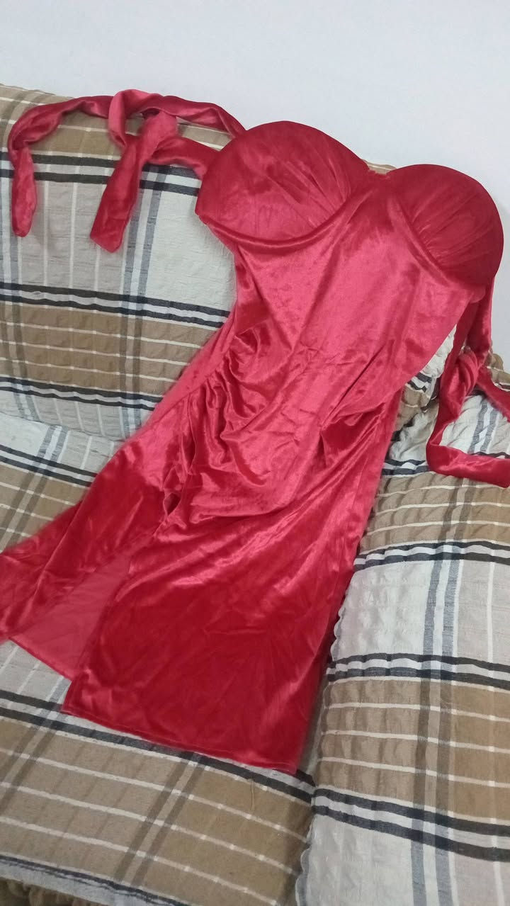 #السعر ب ٧  
فستان عيد الحب 
احمر قديفة ناعمه
قياس فري سايز 

#للحجز مراسله البيج او واتساب


**إذا كنت صاحب هذا الإعلان وتريد حذفه لأي سبب، رجاءا أرسل رسالة إلى الدعم الفني**