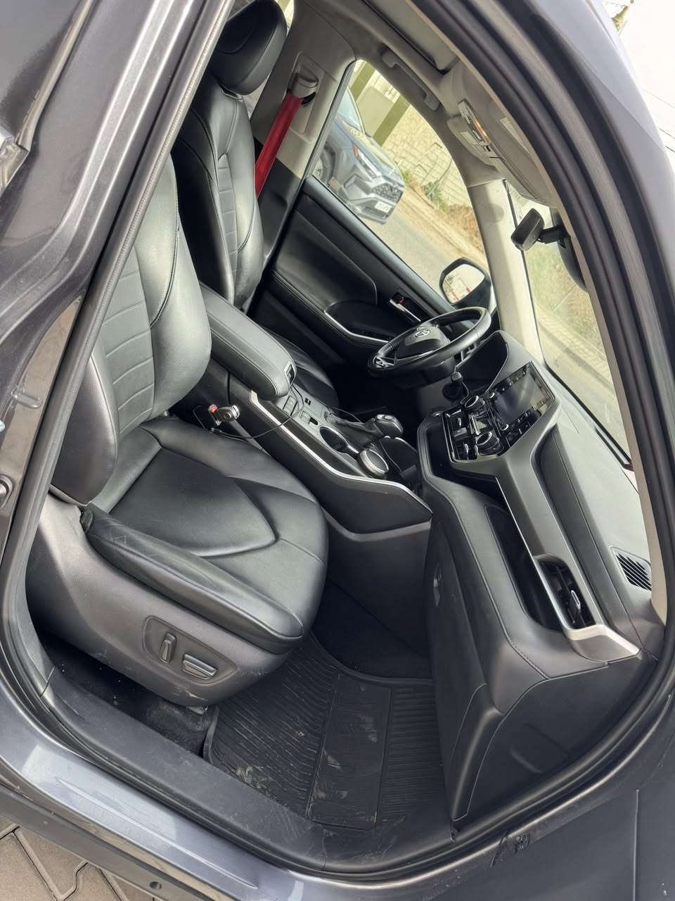 هايلندر  2020 خمس قطع بدون دواخل السعر ٢٣٥ موبايل***********
