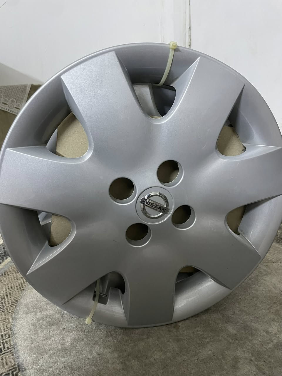 السلام عليكم
غراض نيسان سني 

للبيع 🛞
- هورن اصلي بلادي 
- كبات حجم 14 ( تخم ) 
- كبات حجم 15 ( تخم ) 
- شمعات جديده اصليه 
- مثلث 

النظافة 💯
- يوجد توصيل 🚚 
العنوان / السيديه / حي الاعلام 
***********
