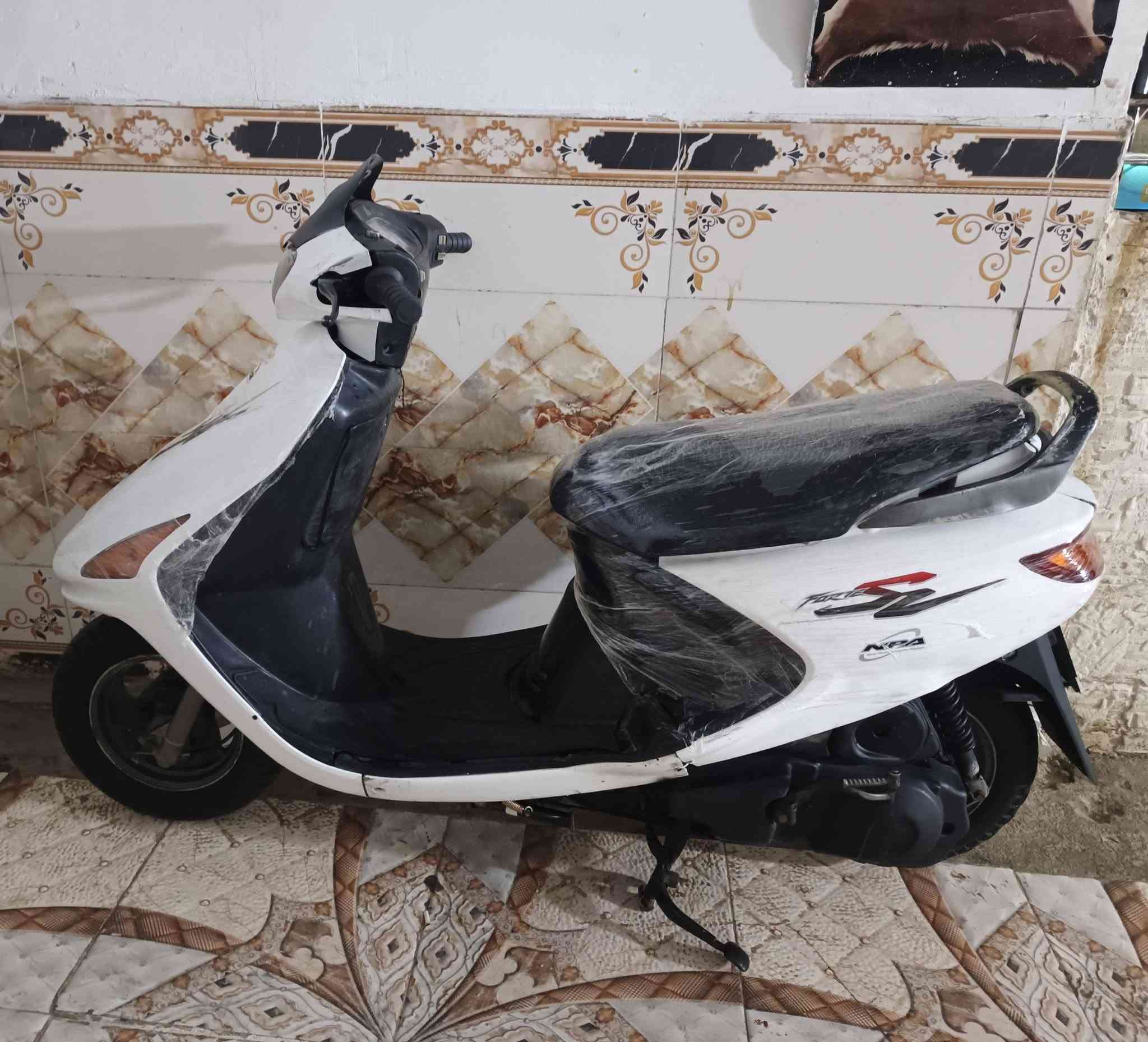 دراجه فراشه فحل للبيع كلها شغاله سلف هندر اشاير لايتات مكينه ناعمه مكان بصره حيانيه ***********‬‏
