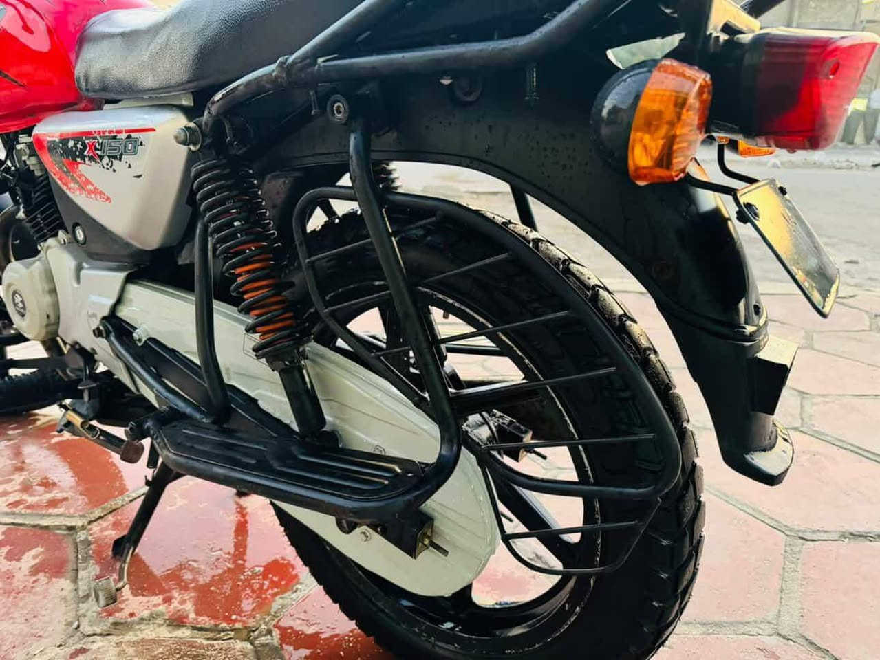 سلام عليكم دراجه بوكسر 2022عل 2023 دراجه نضيفه أوراق سعرها مليون و600 وبيها مجال قليل 
رقم ***********
