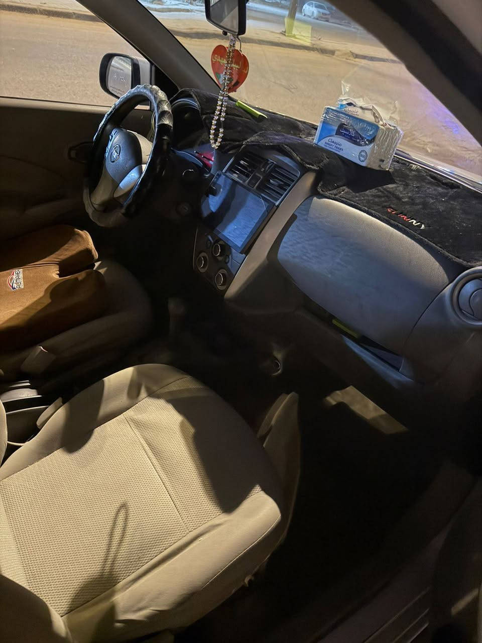 السلام وعليكم
نيسان صني 2021 هندي بليته زركه رقم اربيل انكليزي سنويه ماساقطه تحويل او وكاله حداديه ستوني مكملها ١٠٠٪؜
كير ومحرك فلين تراي زيرو 
سياره مال جناي تترحملي عليها 
شاشه وكامره فول تراي زيرو ماشي اقل من 100 الف 
السعر 96  قفل سونار موجود

مكاني كوفه
***********
