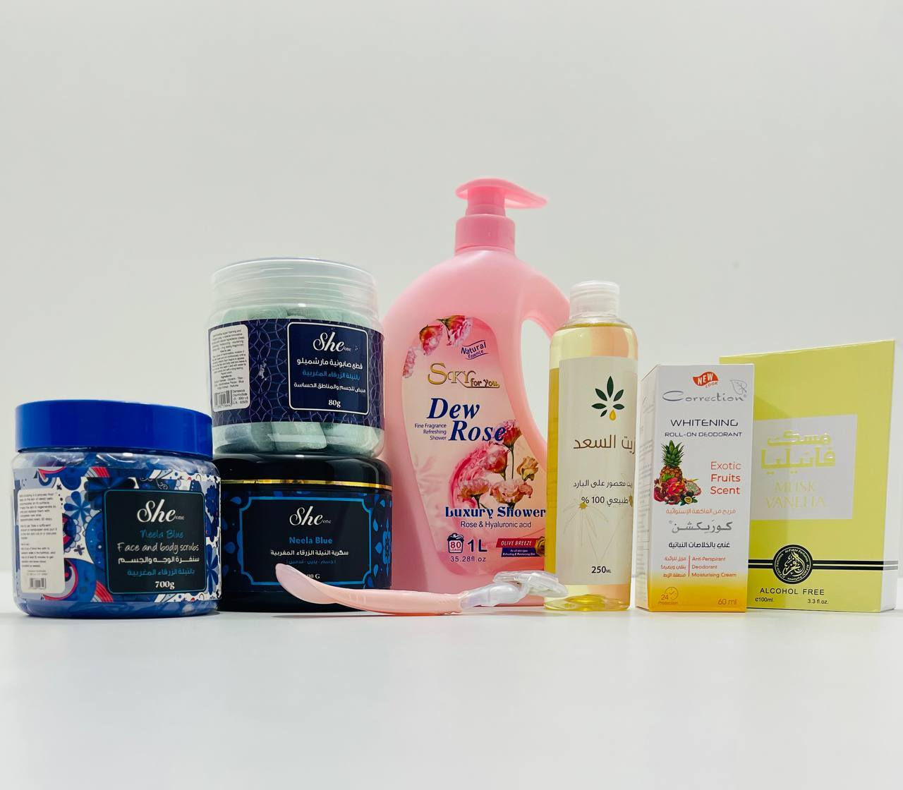 عرض العناية بالجسم ꒰ঌ ୨୧ ໒꒱ 💙🫶🏻
✨ مجموعة متكاملة للعناية والتفتيح والترطيب :
🦋 سكرية النيلة الأصلية – تقشير قوي وإزالة الجلد الميت وتوحيد اللون.
🦋 سنفرة النيلة الزرقاء – تقشير لطيف، تفتيح وتنعيم البشرة.
🦋 صابونية She One بالنيلة – تنظيف وتفتيح للجسم والمناطق الحساسة (مرة بالأسبوع).
🦋 عطر مسك الفانيلا للشعر والجسم 
مع شفرة خاصة للجسم 
✨ رول كوركشن – مانع تعرق 24 ساعة، يفتح الإبط وما يترك أثر.
🦋 شاور سكاي فور يو – ترطيب ونعومة مع عطر يدوم.
🦋 زيت السعد يقلل نمو الشعر بالوجة والجسم
سعـر العرض / 45


**إذا كنت صاحب هذا الإعلان وتريد حذفه لأي سبب، رجاءا أرسل رسالة إلى الدعم الفني**