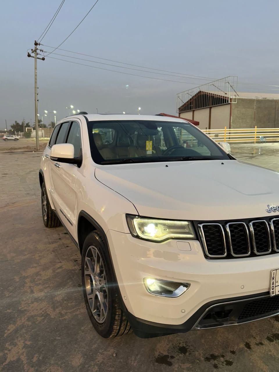 للبيع 
جيب 2019 خليجي لمتدد بلاص 
فول مواصفات  
ثلاث شاشات 
بانوراما 
تدفئة تبريد كشنات
رقم بغداد 
السيارة نظيفة مكفولة كفالة عامة
ما عدا بارد بسيط
ماشية 120 
سعرها 285$ 
للاتصال ***********
