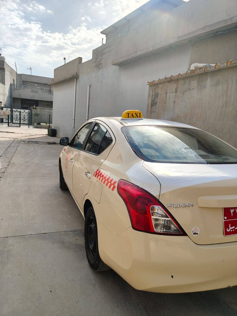 لاكشمي باي ٢٠١٣ جه مپبي  پشت و  پيشي هه يه بلام زؤر نيه سياره كي خاوين و بي مه سره فه توند و تؤله مالي يشه  گێر مه كينه كاره باي به شه رت ناويكي جواني هه يه  ( ١١)$ وه ره قه غرامه ي له سه ره دواي معمله وه ري ده كريته وه  *********** أربيل, العراق
