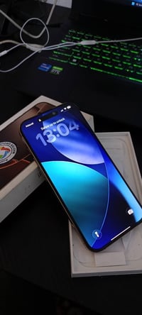 ايفون 16 برو ماكس للبيع مستخدم اخو الجديد ما بي ولا شخط ذاكرة 💾 256 GB...