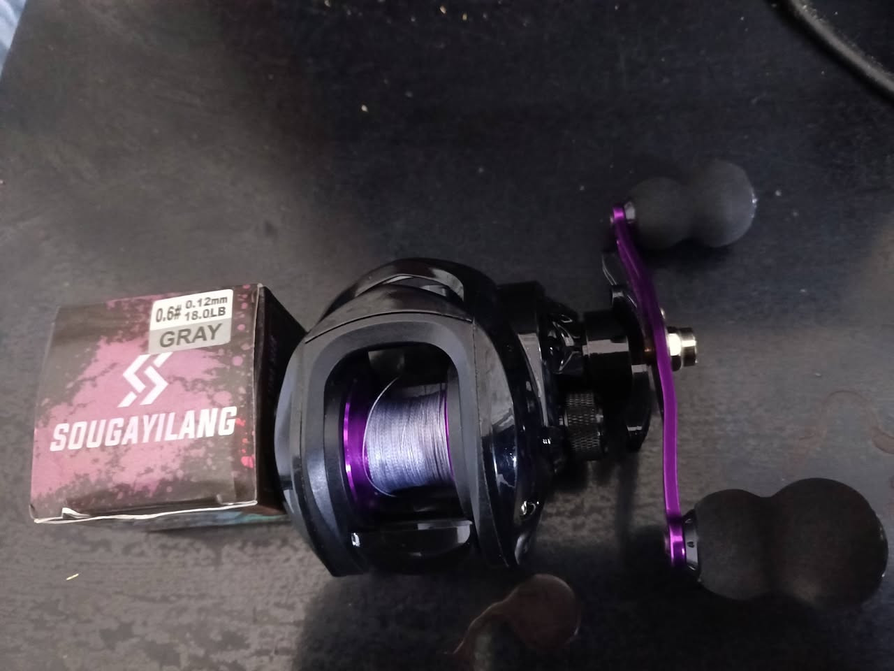 السلام عليكم عيني مكينة اوفر هيد وية خيط كتان 100متر سعر 15الف يوجد خدمه توصيل  الجميع المحافضات 5تالاف الحجز ولاتصال على الواتساب او على الخاص ***********
