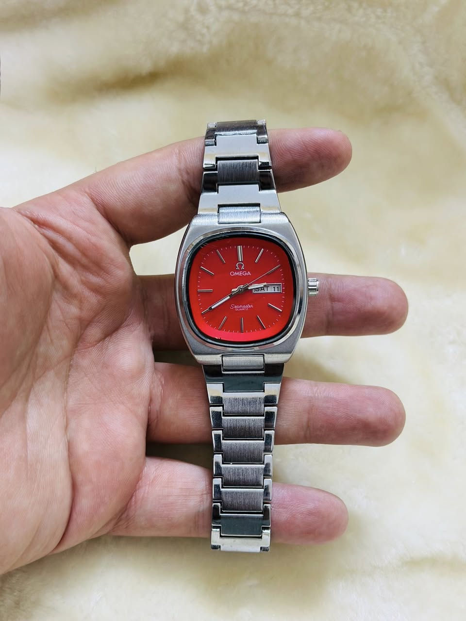 ساعات امزون ساعه  اوميكا وساعه اورينت قطعه نظافه تامه وشغالات من كلشي قطع جدا مرتبه جدا 
سعر القطعتين / 25 الف 
يوجد توصيل ***********
