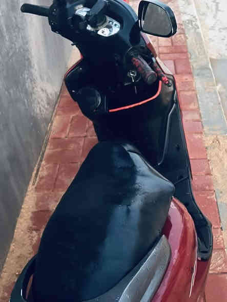 سلام عليكم 
سايم ابو عيون للبيع 
مسجل كامل تحويل ثاني يوم 
نضيف كماموضح بصوره 
العنوان الرمادي 
الرقم ***********
السعر ٧٠٠
