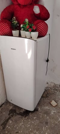 البيع ثلاجه ١٢ قدم التوصل 07813613317