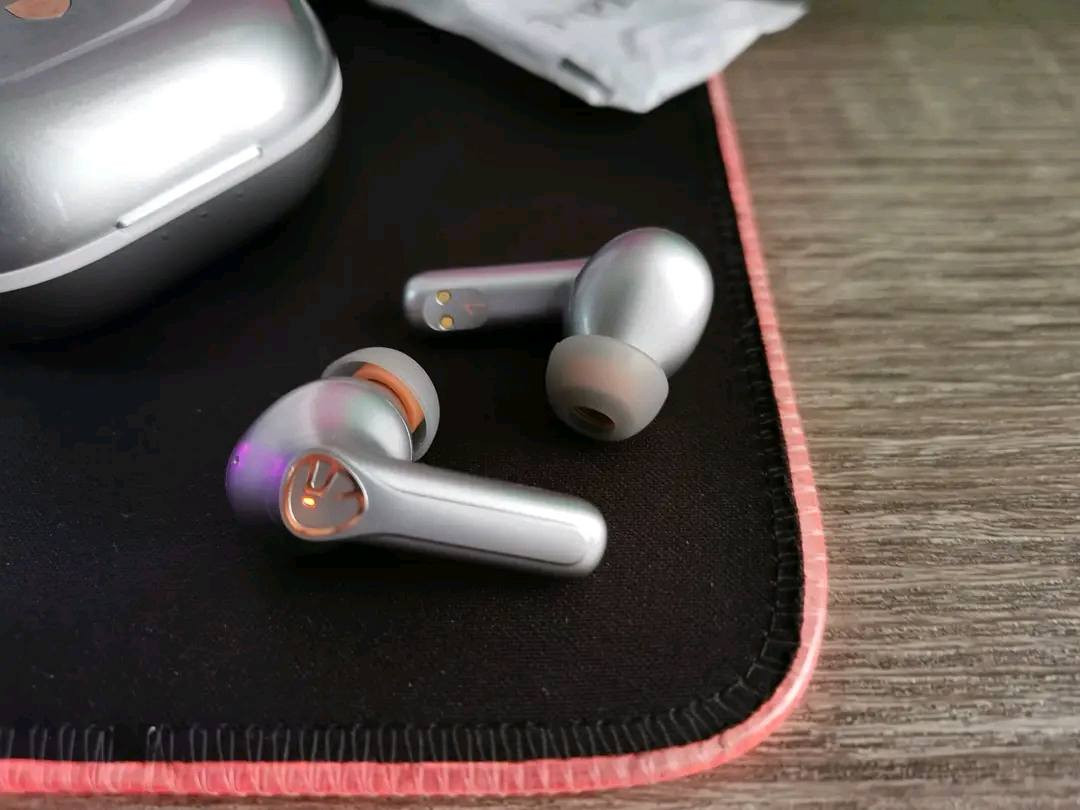 سماعات أذن لاسلكية ساوند بيتس فري 2 الكلاسيكية بلوتوث 5.1 مع إجمالي 30 ساعة
سماعات أذن لاسلكية ساوند بيتس فري 2 الكلاسيكية بلوتوث 5.1 مع إجمالي 30 ساعة، سماعات أذن مدمجة في الميكروفون للمكالمات الصافية، التحكم باللمس، وضع فردي / مزدوج، صوت ستيريو غامر، شحن USB-C


**إذا كنت صاحب هذا الإعلان وتريد حذفه لأي سبب، رجاءا أرسل رسالة إلى الدعم الفني**